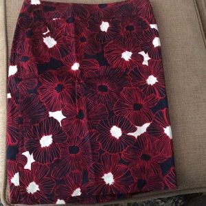 Floral patterned pencil skirt